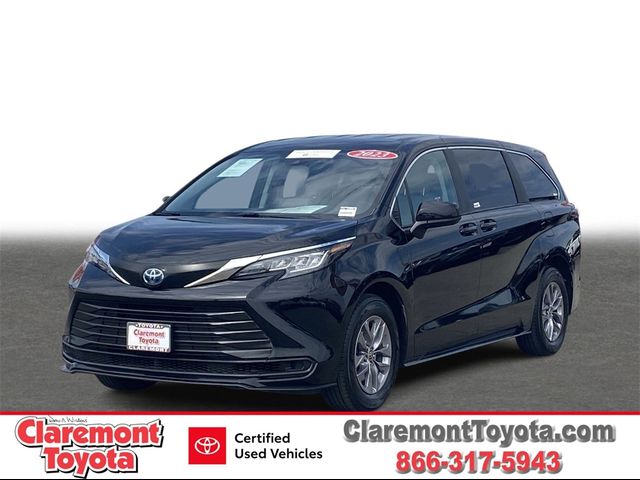 2023 Toyota Sienna LE