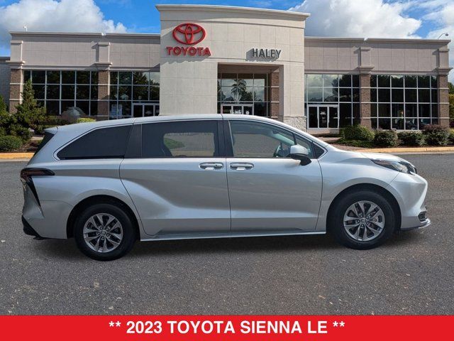 2023 Toyota Sienna LE