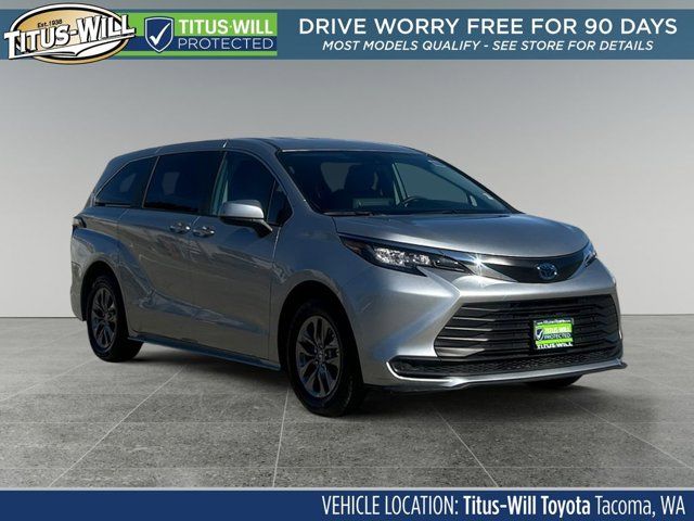 2023 Toyota Sienna LE