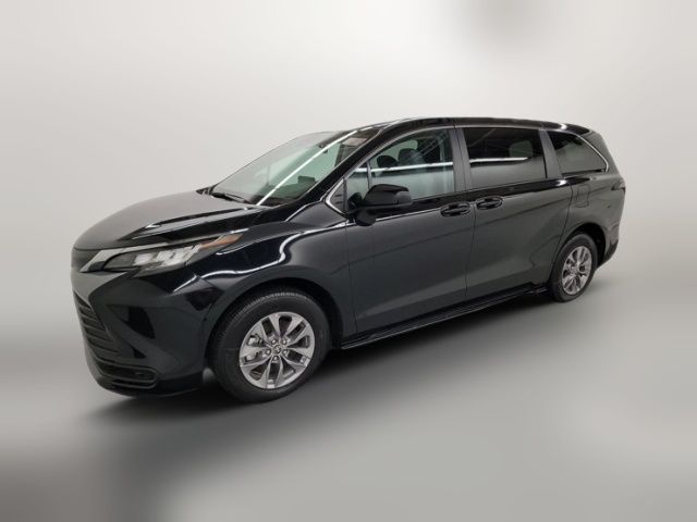 2023 Toyota Sienna LE