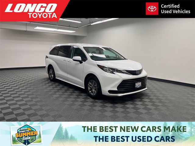 2023 Toyota Sienna LE
