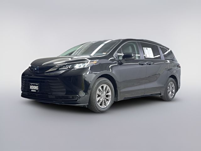 2023 Toyota Sienna LE