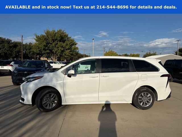 2023 Toyota Sienna LE