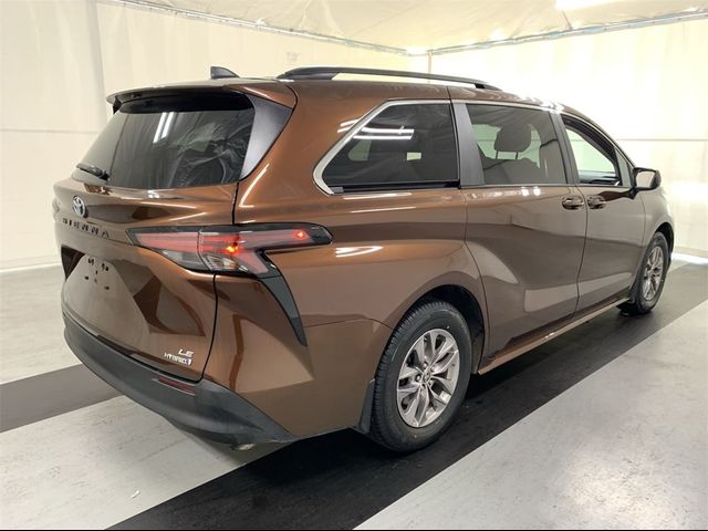 2023 Toyota Sienna LE