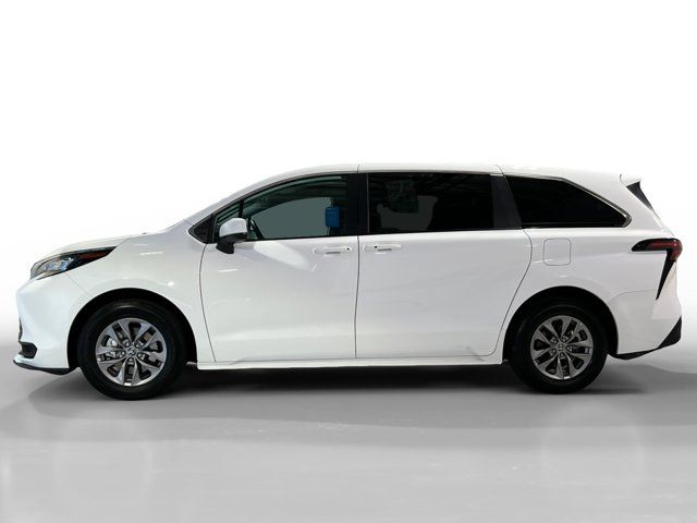 2023 Toyota Sienna LE