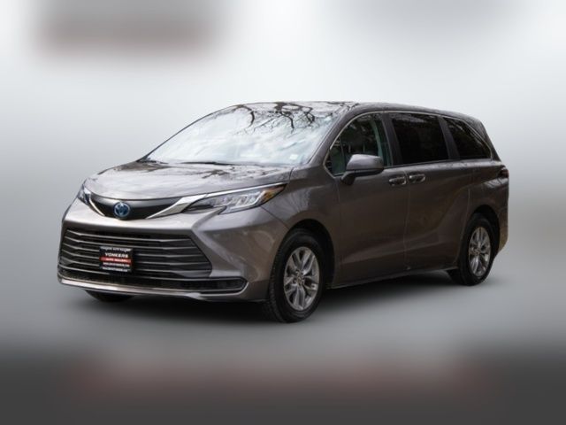 2023 Toyota Sienna LE