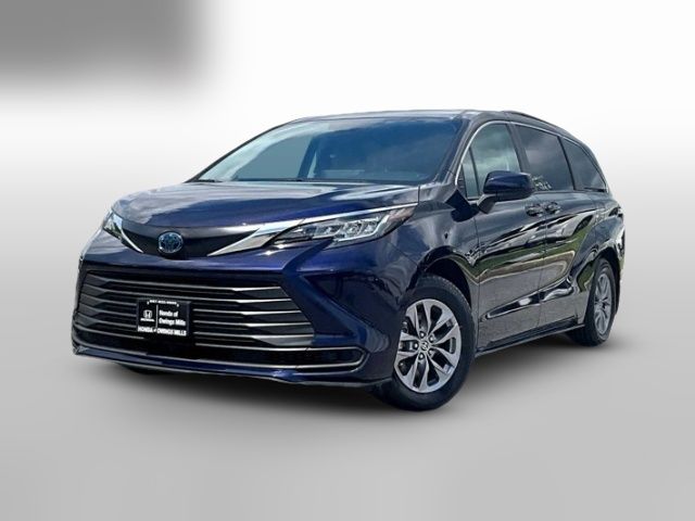 2023 Toyota Sienna LE