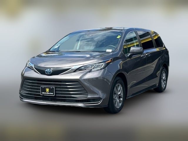 2023 Toyota Sienna LE