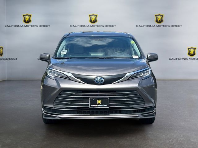 2023 Toyota Sienna LE