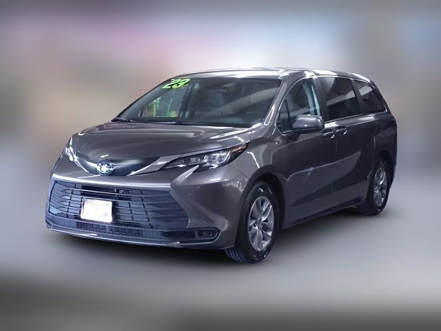 2023 Toyota Sienna LE