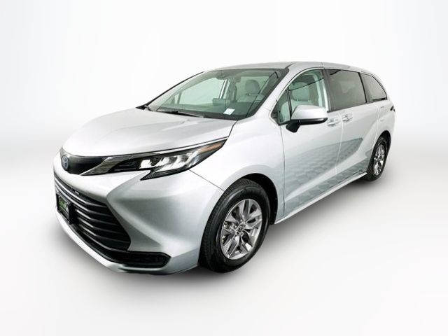 2023 Toyota Sienna LE