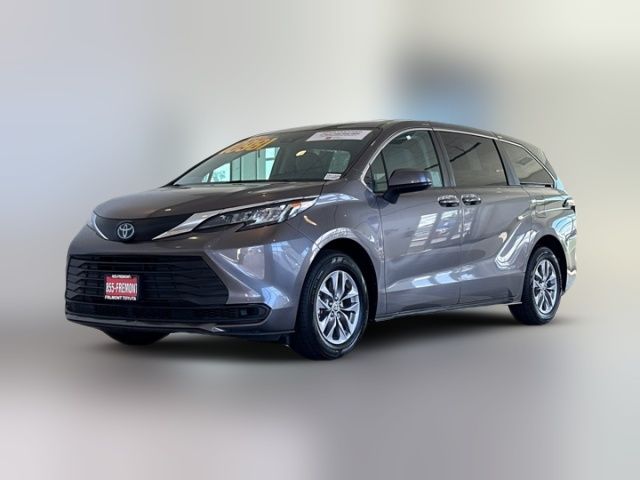 2023 Toyota Sienna LE