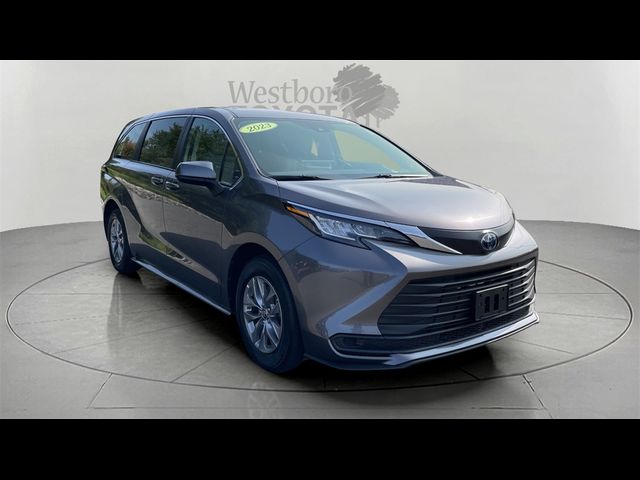 2023 Toyota Sienna LE