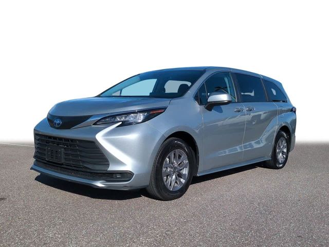 2023 Toyota Sienna LE