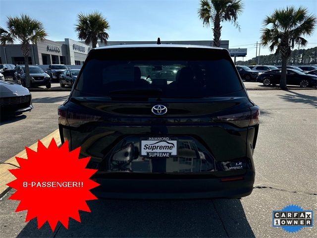 2023 Toyota Sienna LE