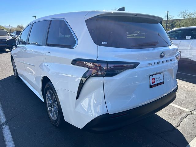 2023 Toyota Sienna LE