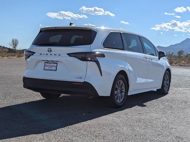 2023 Toyota Sienna LE