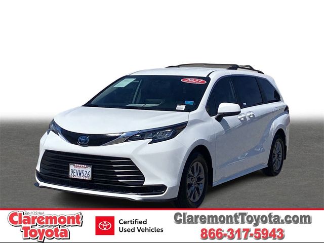 2023 Toyota Sienna LE