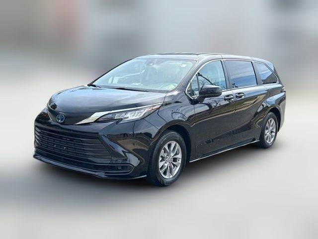 2023 Toyota Sienna LE