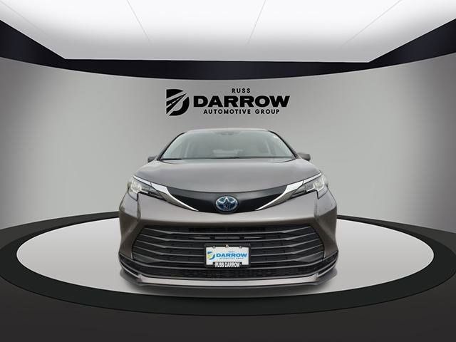 2023 Toyota Sienna LE