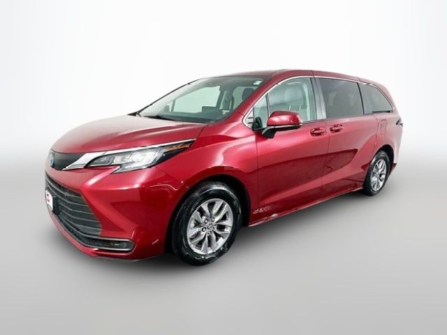 2023 Toyota Sienna LE