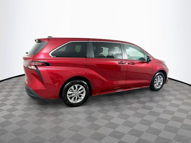 2023 Toyota Sienna LE