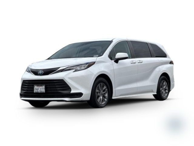 2023 Toyota Sienna LE