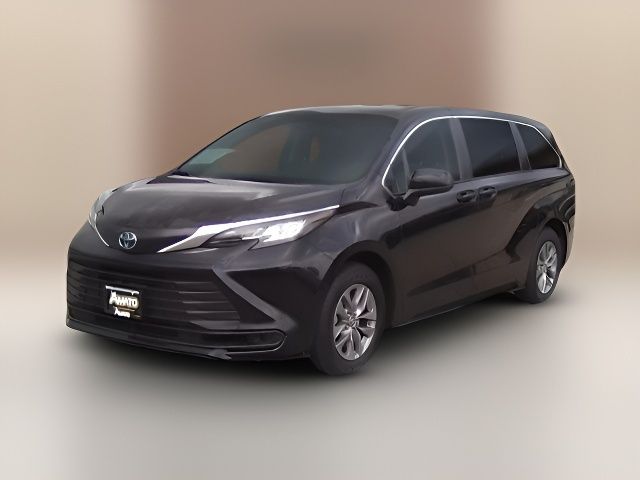 2023 Toyota Sienna LE