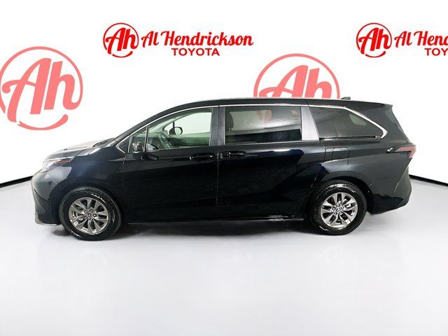 2023 Toyota Sienna LE