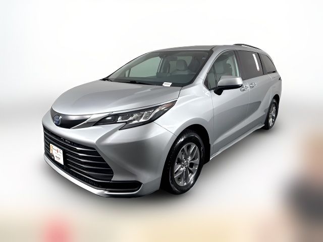 2023 Toyota Sienna LE