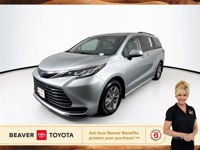 2023 Toyota Sienna LE