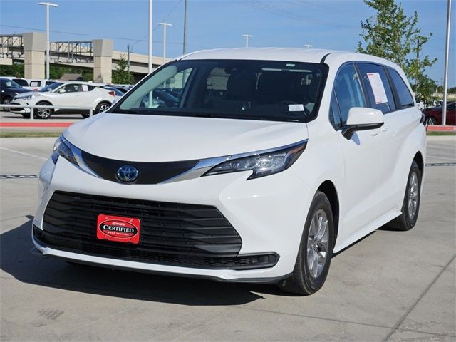 2023 Toyota Sienna LE