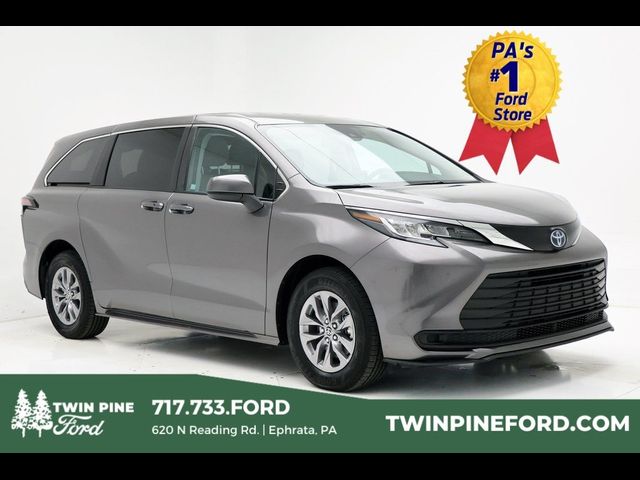 2023 Toyota Sienna LE