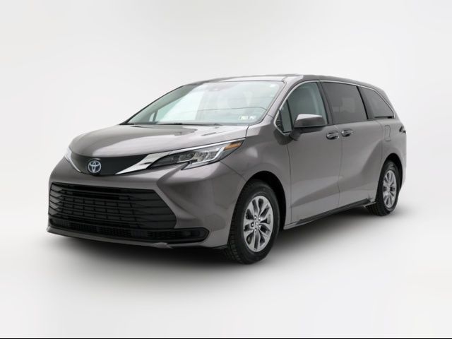 2023 Toyota Sienna LE