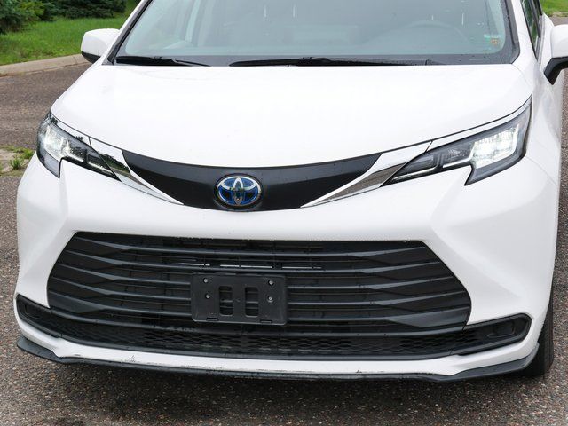 2023 Toyota Sienna LE