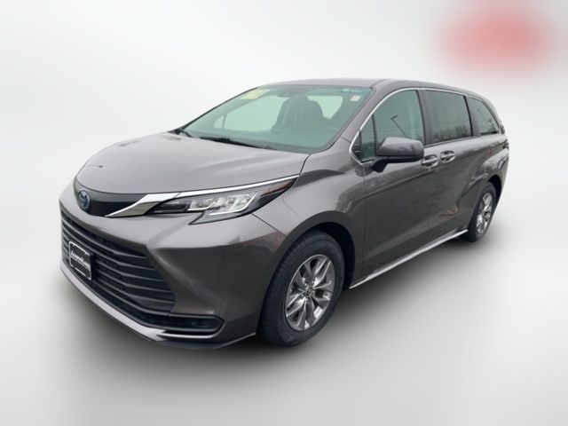 2023 Toyota Sienna LE