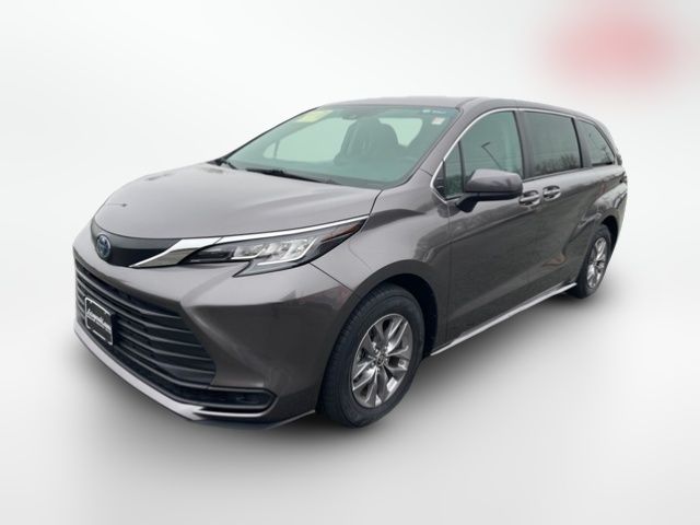 2023 Toyota Sienna LE