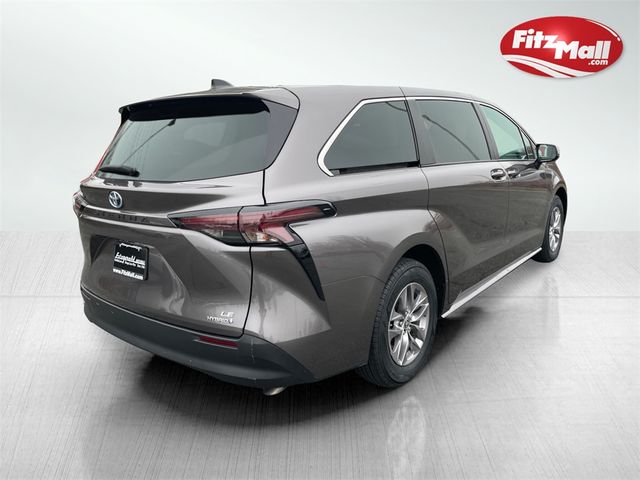 2023 Toyota Sienna LE