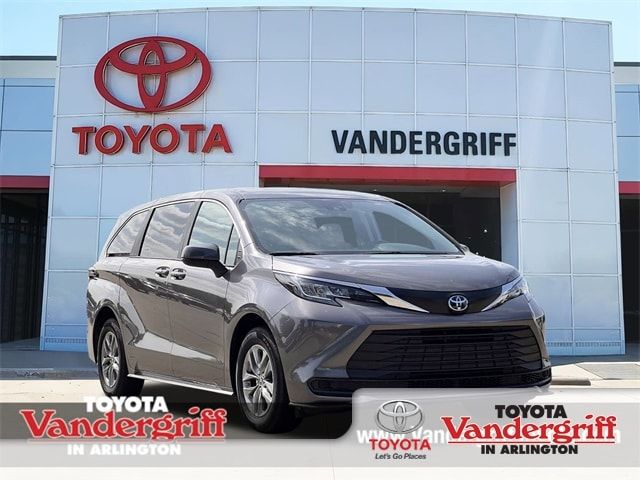 2023 Toyota Sienna LE