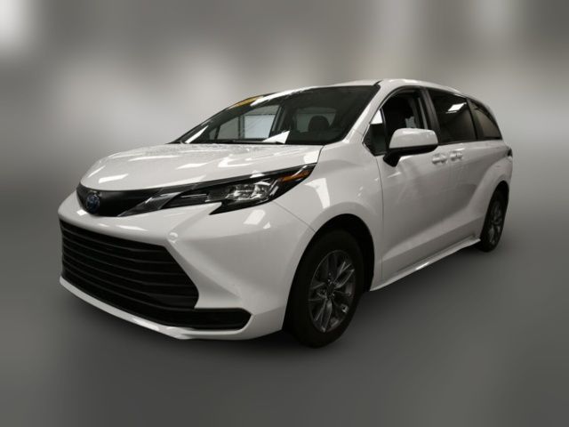 2023 Toyota Sienna LE