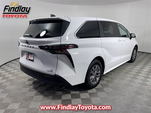 2023 Toyota Sienna LE