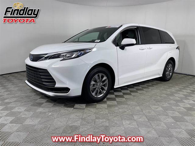 2023 Toyota Sienna LE