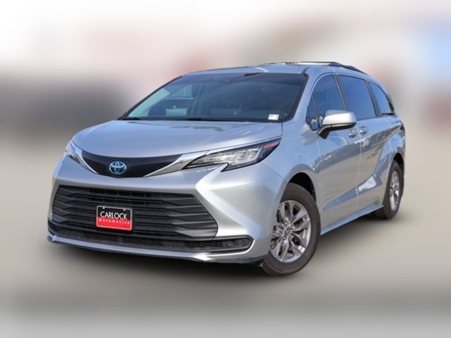 2023 Toyota Sienna LE