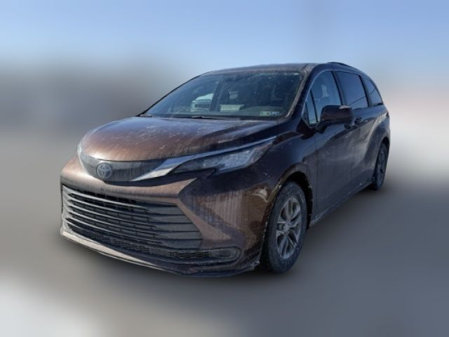 2023 Toyota Sienna LE