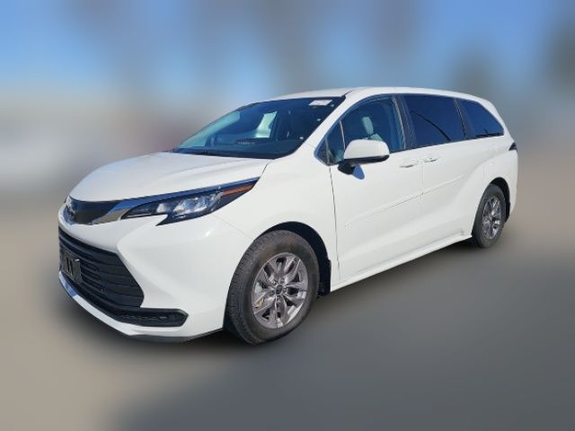 2023 Toyota Sienna LE