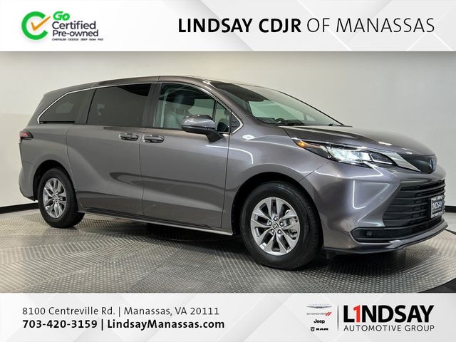 2023 Toyota Sienna LE