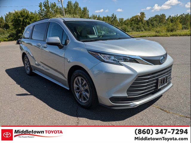 2023 Toyota Sienna LE