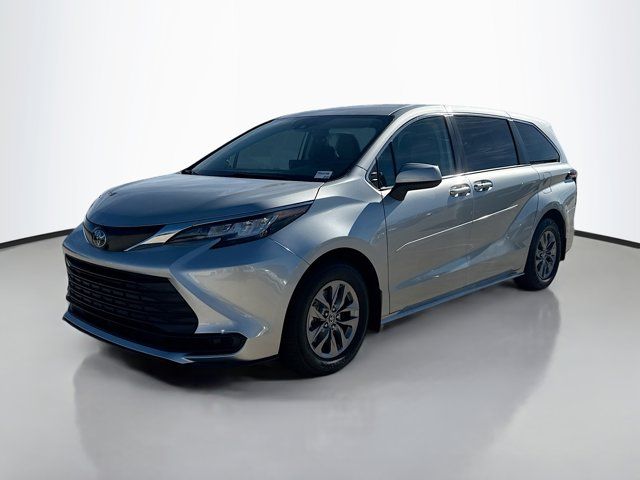 2023 Toyota Sienna LE