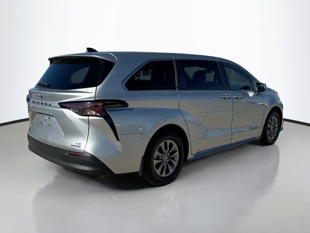 2023 Toyota Sienna LE