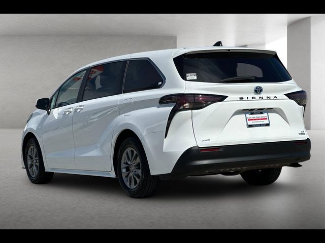 2023 Toyota Sienna LE